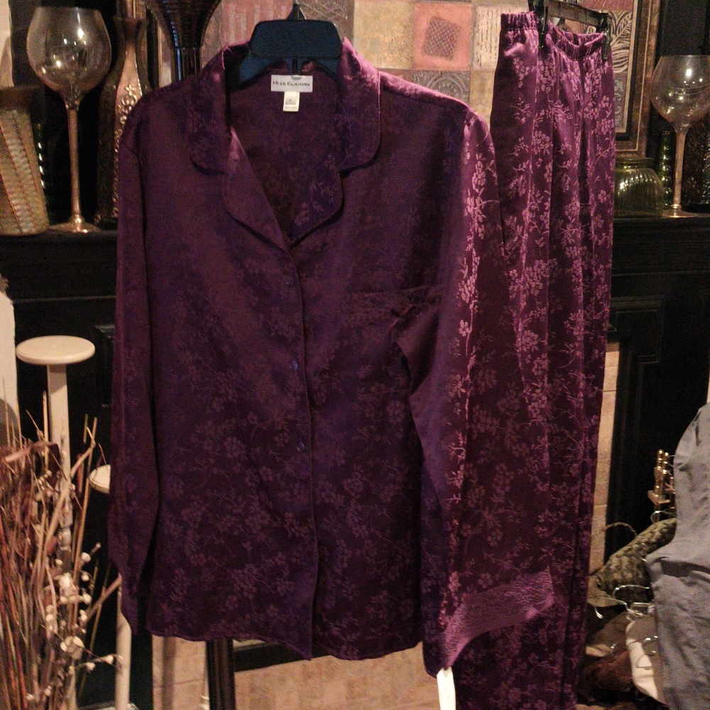 FINAL PRICE NWT Miss Elaine Deep Plum Floral Design Pajamas Lg - Picture 4 of 10